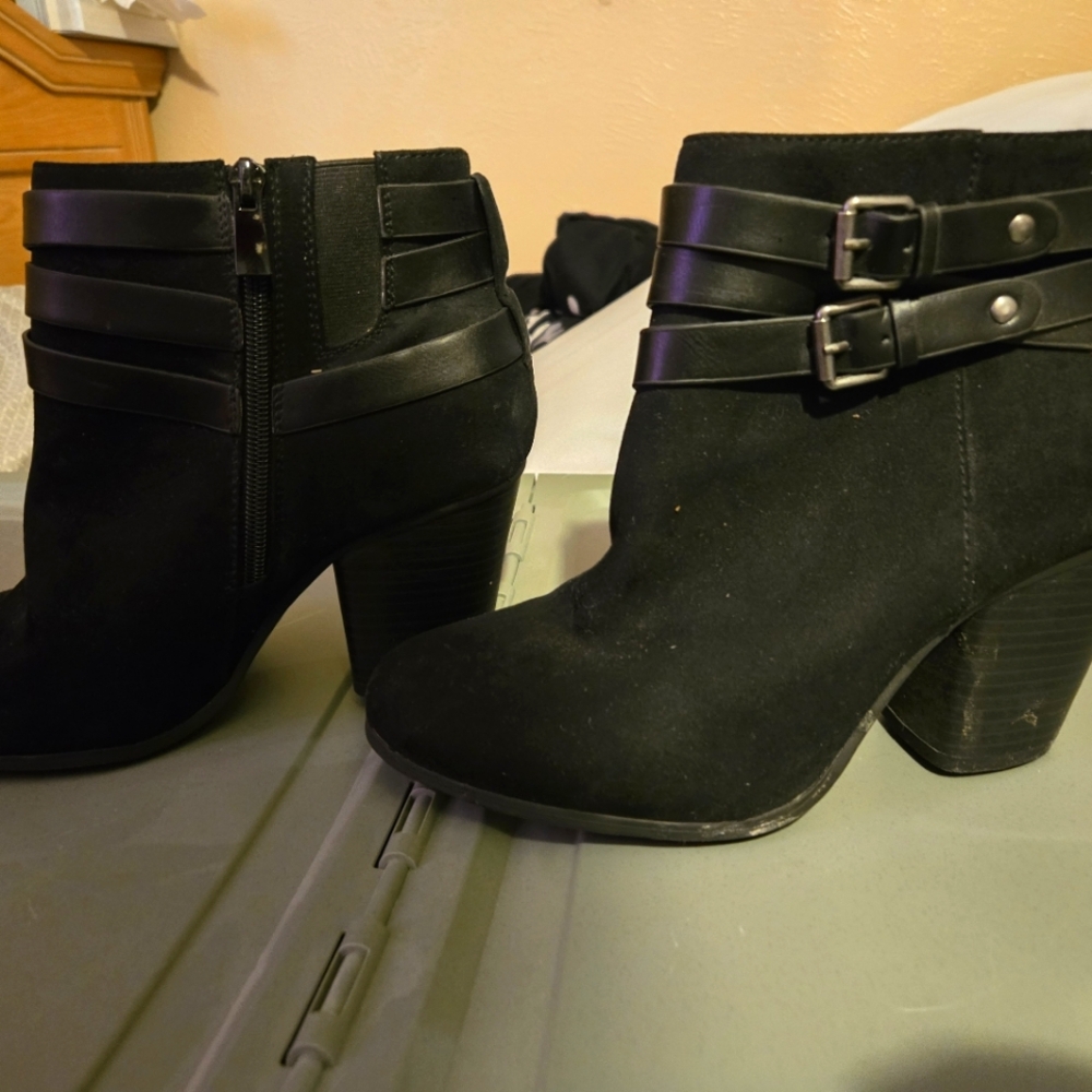 Torrid black ankle booties size 9.5